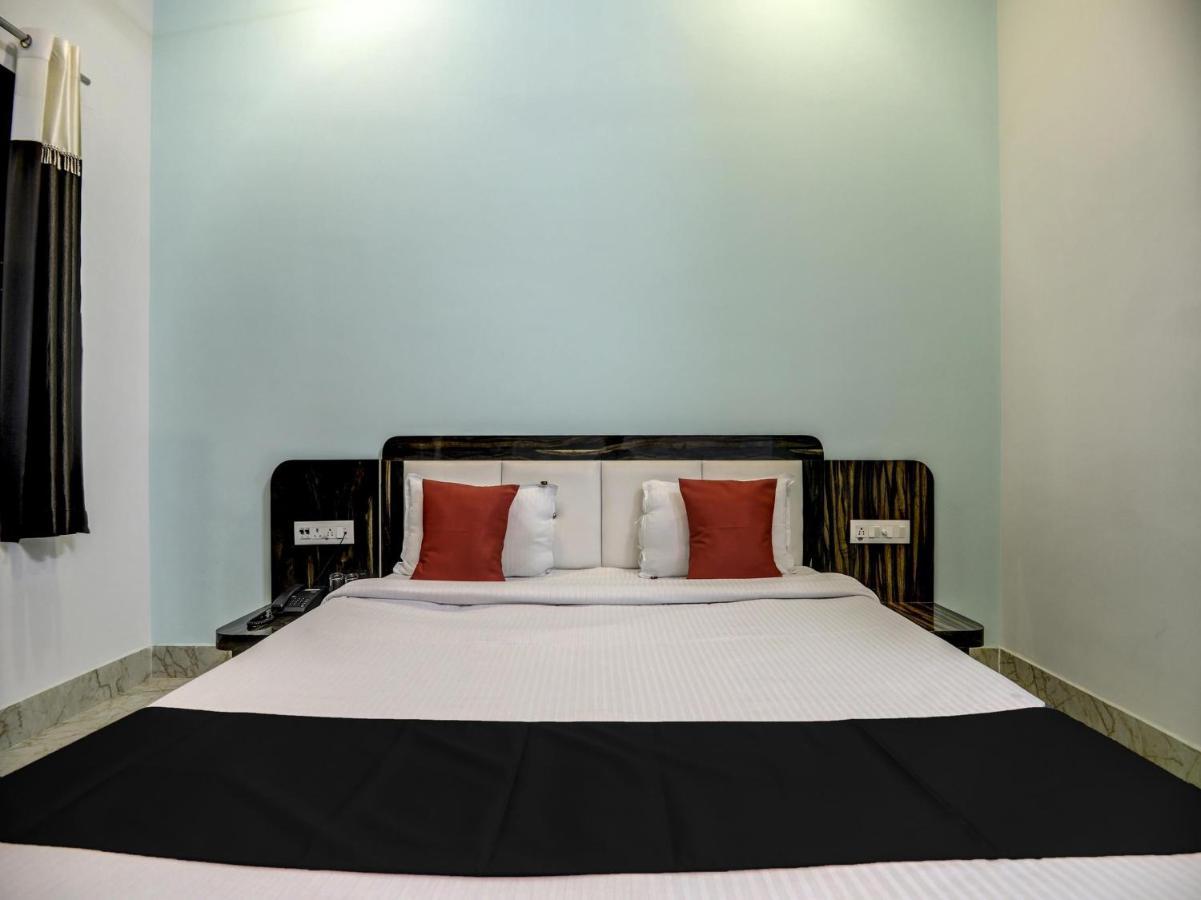 Capital O 72337 Hotel Konkan Tadka Mumbai Exteriör bild