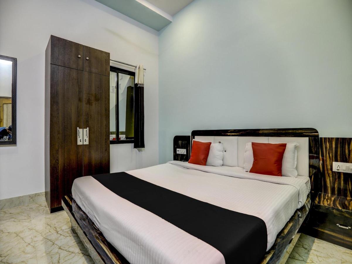 Capital O 72337 Hotel Konkan Tadka Mumbai Exteriör bild