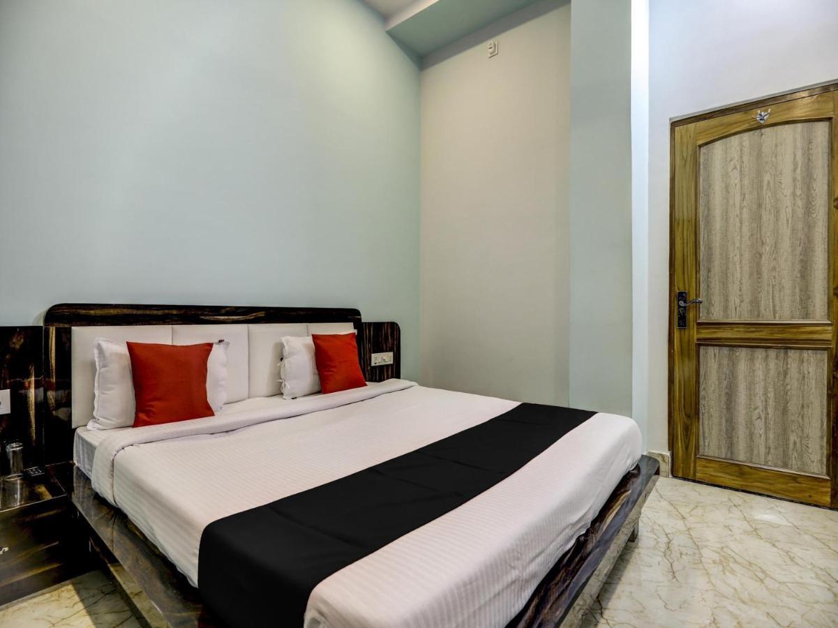 Capital O 72337 Hotel Konkan Tadka Mumbai Exteriör bild